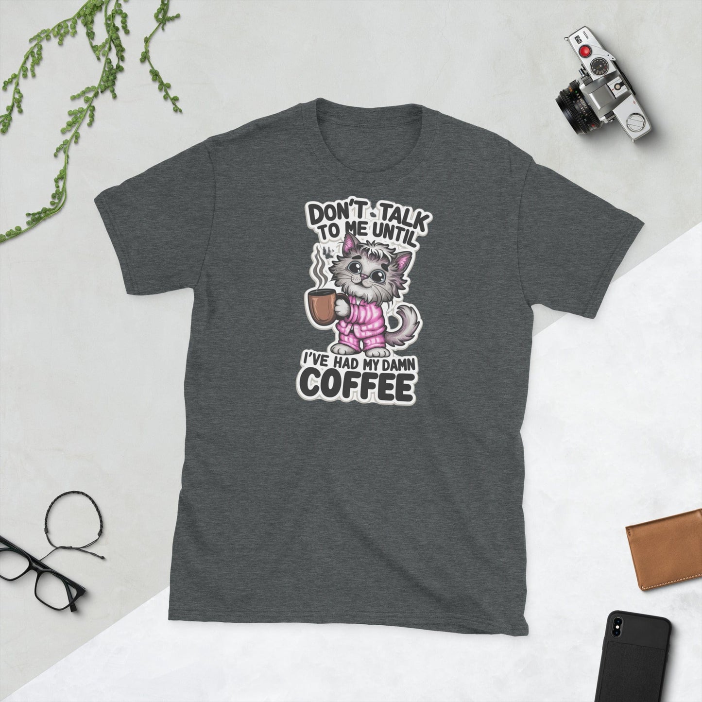 Padres Mágicos Dark Heather / S Camiseta "Don't Talk to Me Until I've Had My Damn Coffee" - 100% Algodón con Diseño Divertido de Gato
