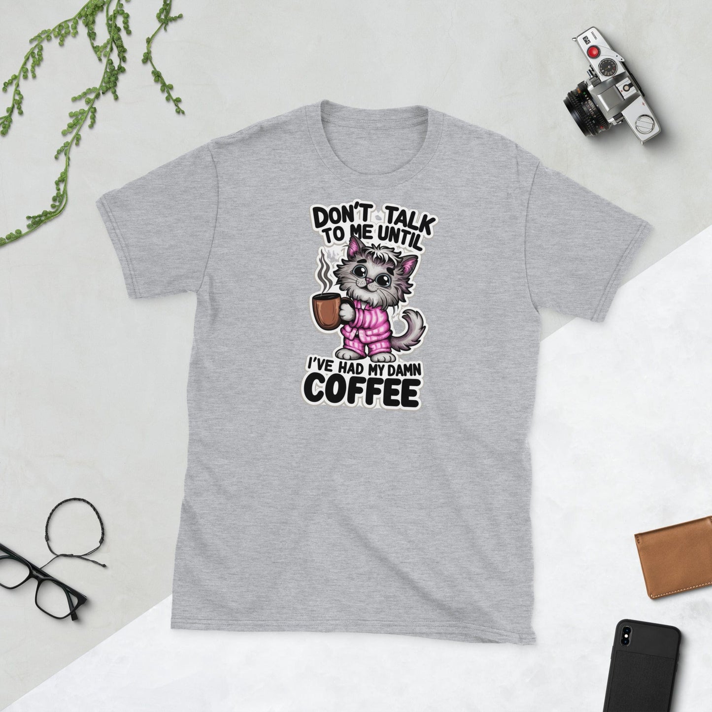 Padres Mágicos Sport Grey / S Camiseta "Don't Talk to Me Until I've Had My Damn Coffee" - 100% Algodón con Diseño Divertido de Gato