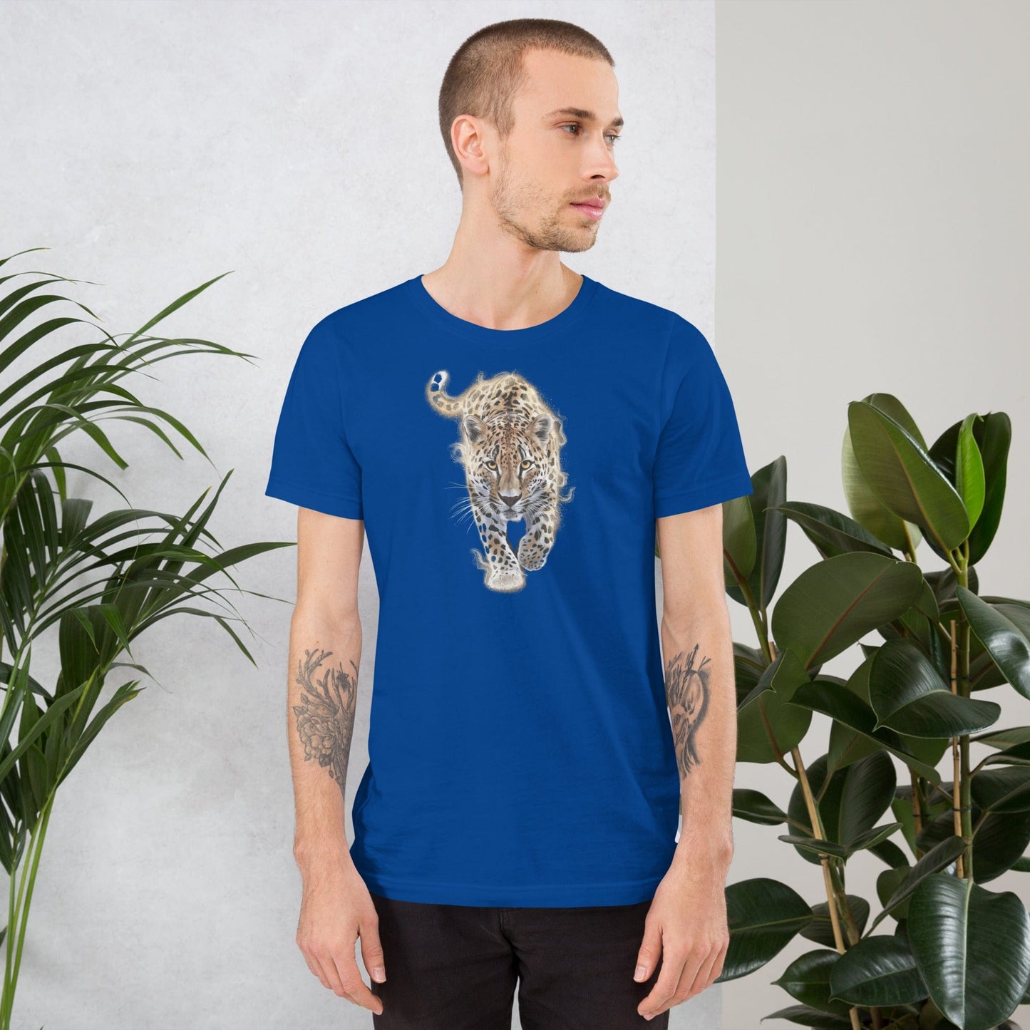 Padres Mágicos Azul real claro / S Camiseta "Leopardo Cazador" de algodón suave - Para los amantes de la vida salvaje y la aventura