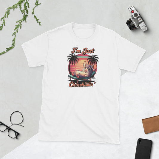 Padres Mágicos Blanco / S Camiseta "Chinchillin' al Atardecer" - 100% Algodón con Diseño Divertido de Chinchilla