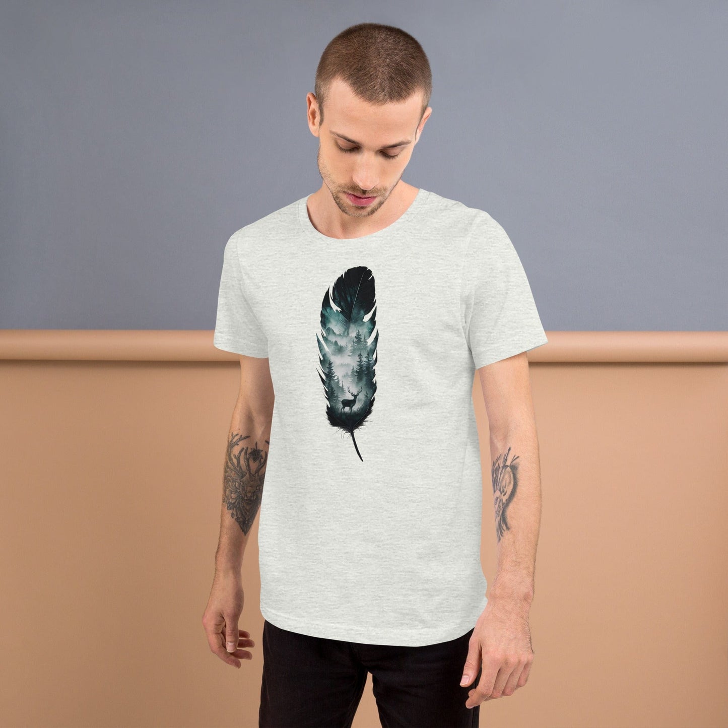 Padres Mágicos Camiseta "Pluma y Bosque" - Diseño Artístico y Natural