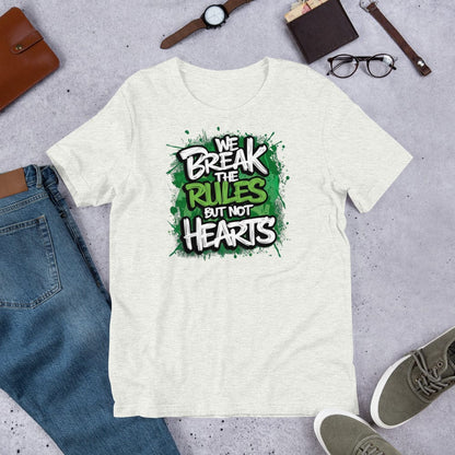 Padres Mágicos Ceniza / S Camiseta "We Break the Rules but Not Hearts" - Diseño Rebelde y Divertido