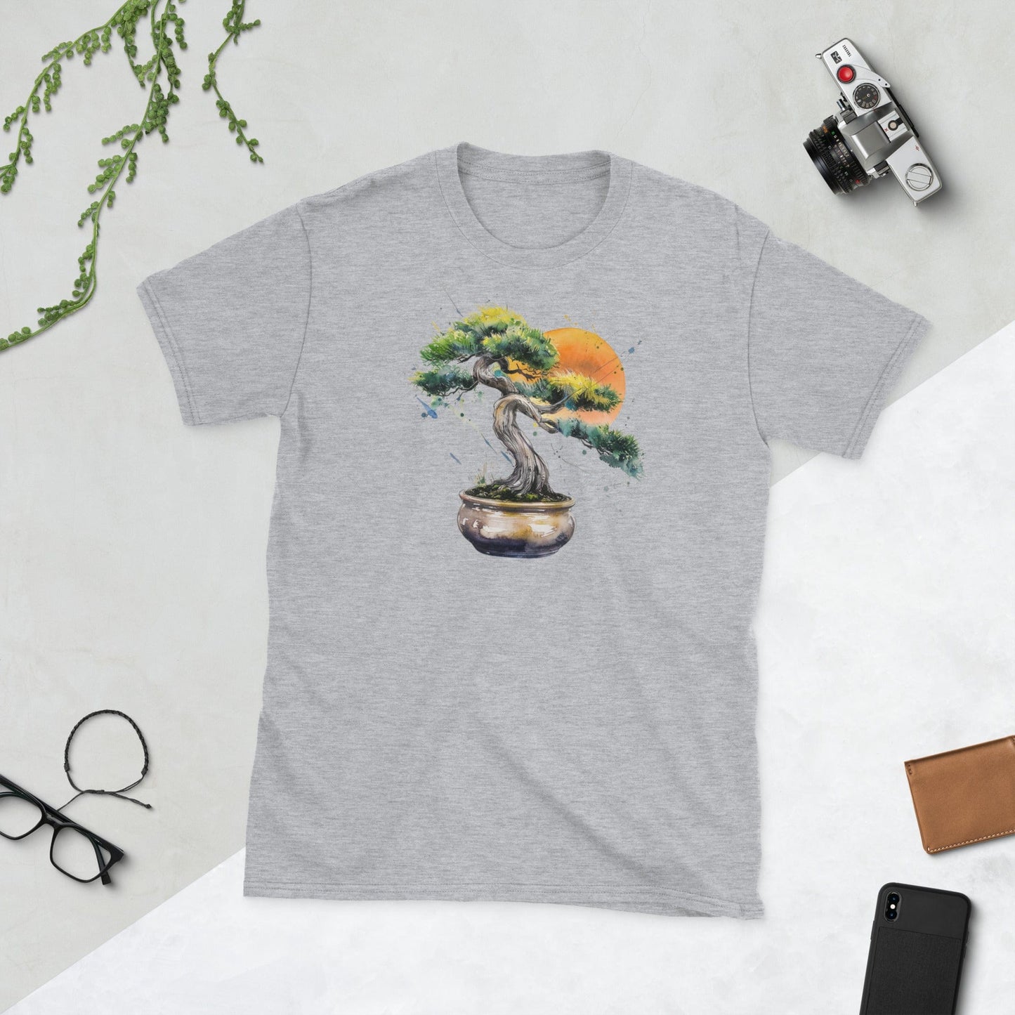 Padres Mágicos Gris deportivo / S Camiseta "Bonsái al Atardecer" - 100% Algodón con Diseño Artístico Estilo Acuarela