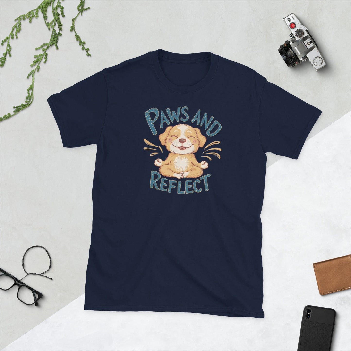 Padres Mágicos Marino / S Camiseta "Paws and Reflect" - 100% Algodón con Diseño de Perro Meditando