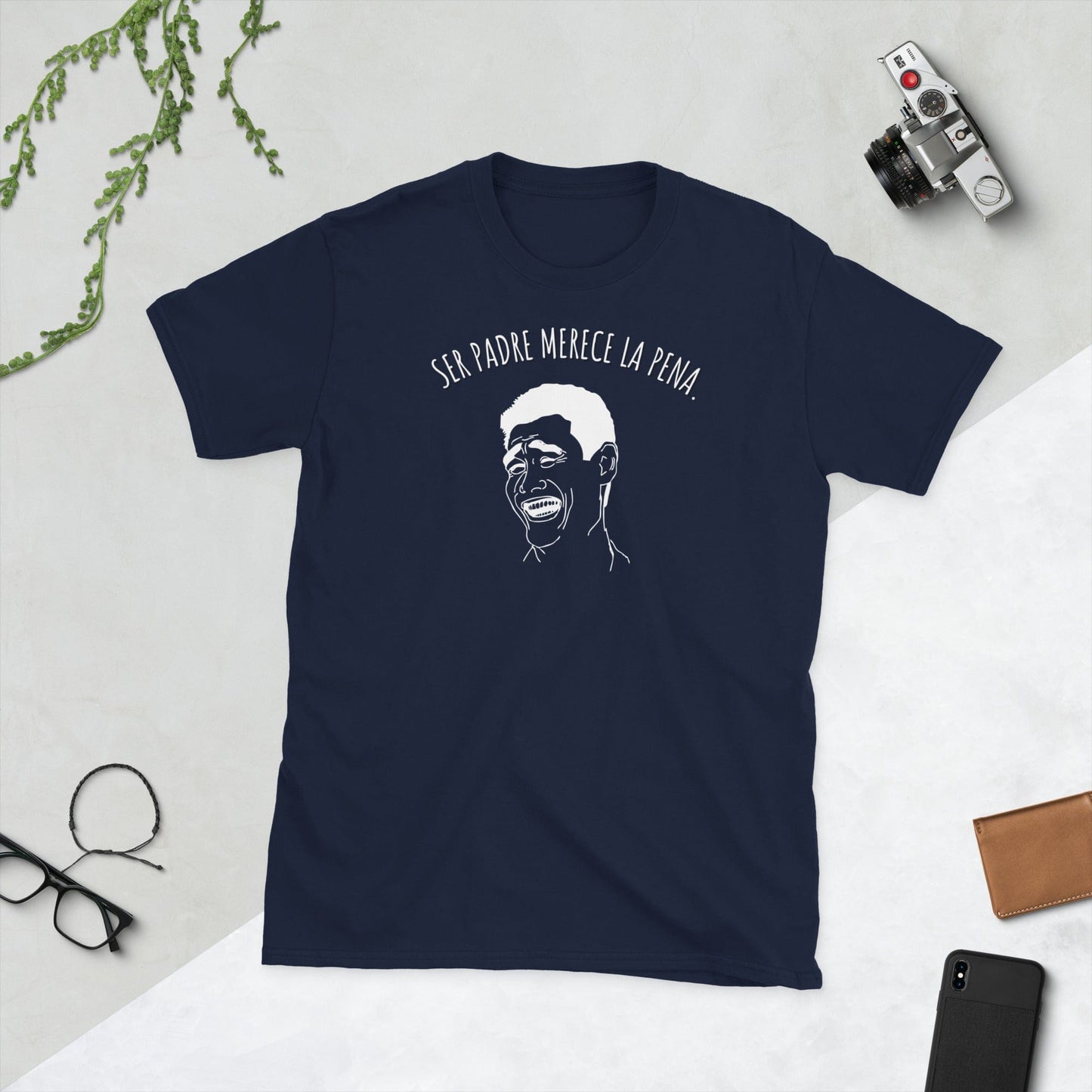 Padres Mágicos Marino / S Camiseta "Ser Padre Merece la Pena" - Para Papás con Humor