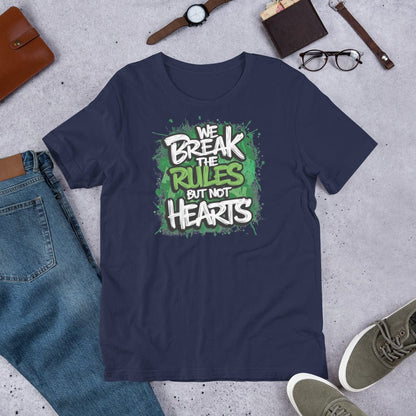 Padres Mágicos Marino / S Camiseta "We Break the Rules but Not Hearts" - Diseño Rebelde y Divertido