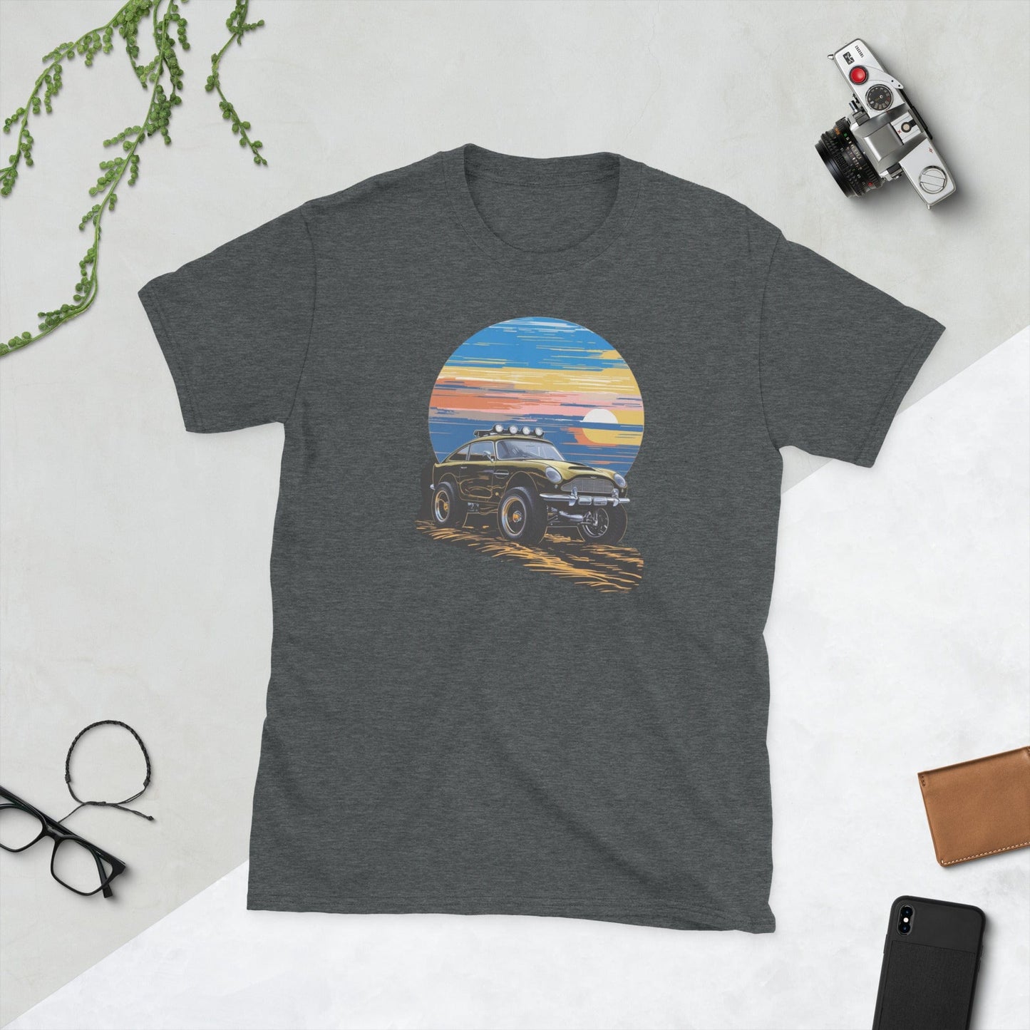 Padres Mágicos Oscuro jaspeado / S Camiseta "Aventura en el Atardecer" - Arte Retro en 100% Algodón para Amantes de los Coches